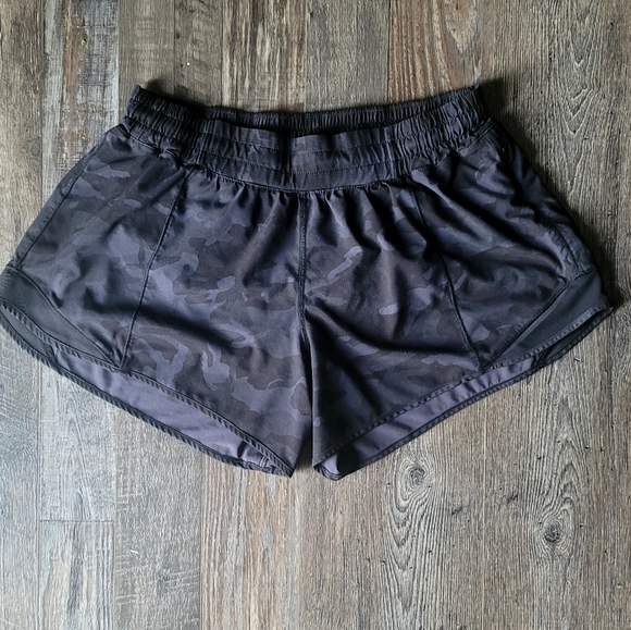 lululemon athletica Pants - Lululemon Hotty Hot Short - 4 inch Low Rise